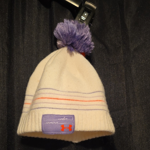 🔵Under Armour Kids Ivory and Lavender Beanie - Picture 1 of 2